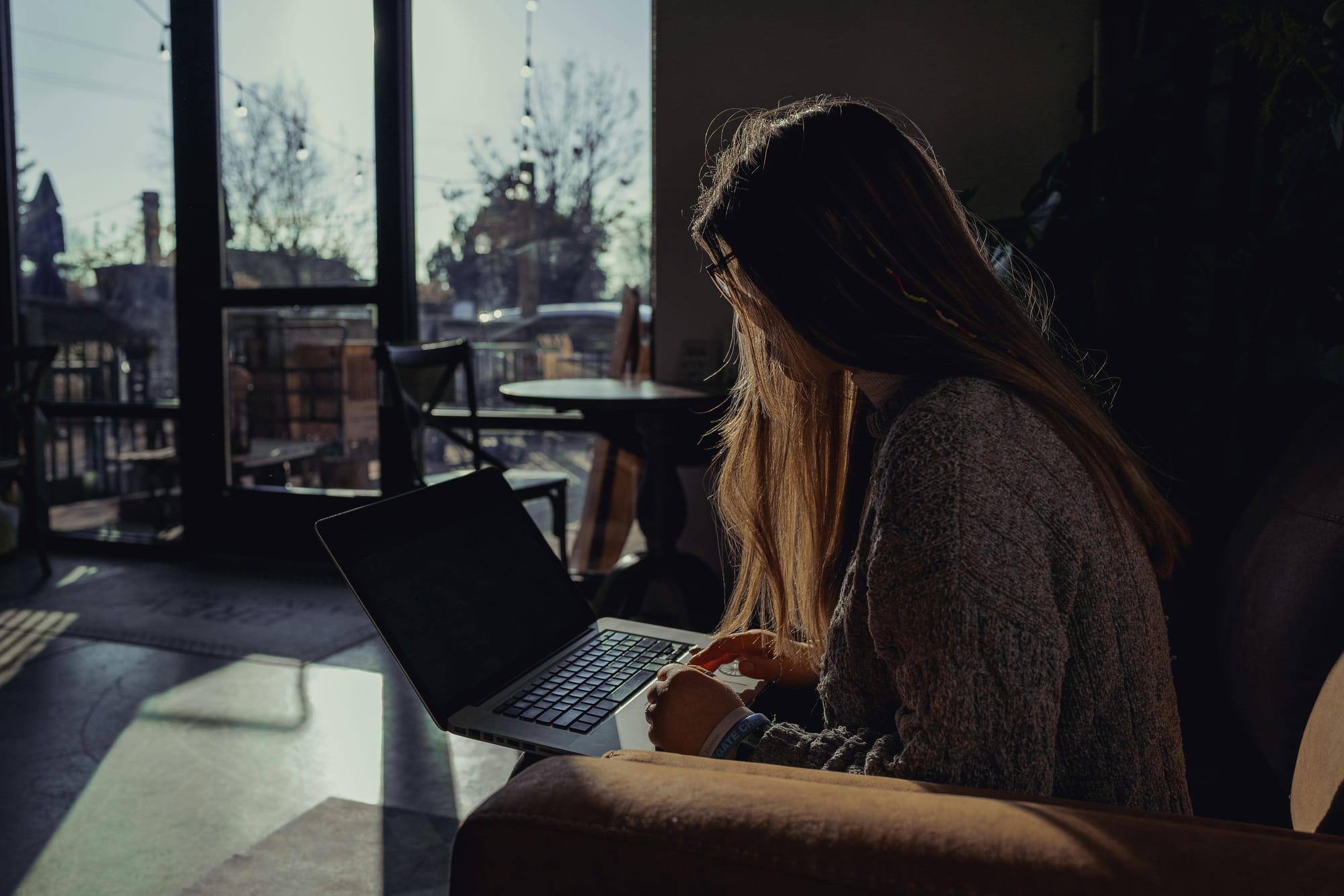 woman determining How Many Cold Emails To Send Per Day