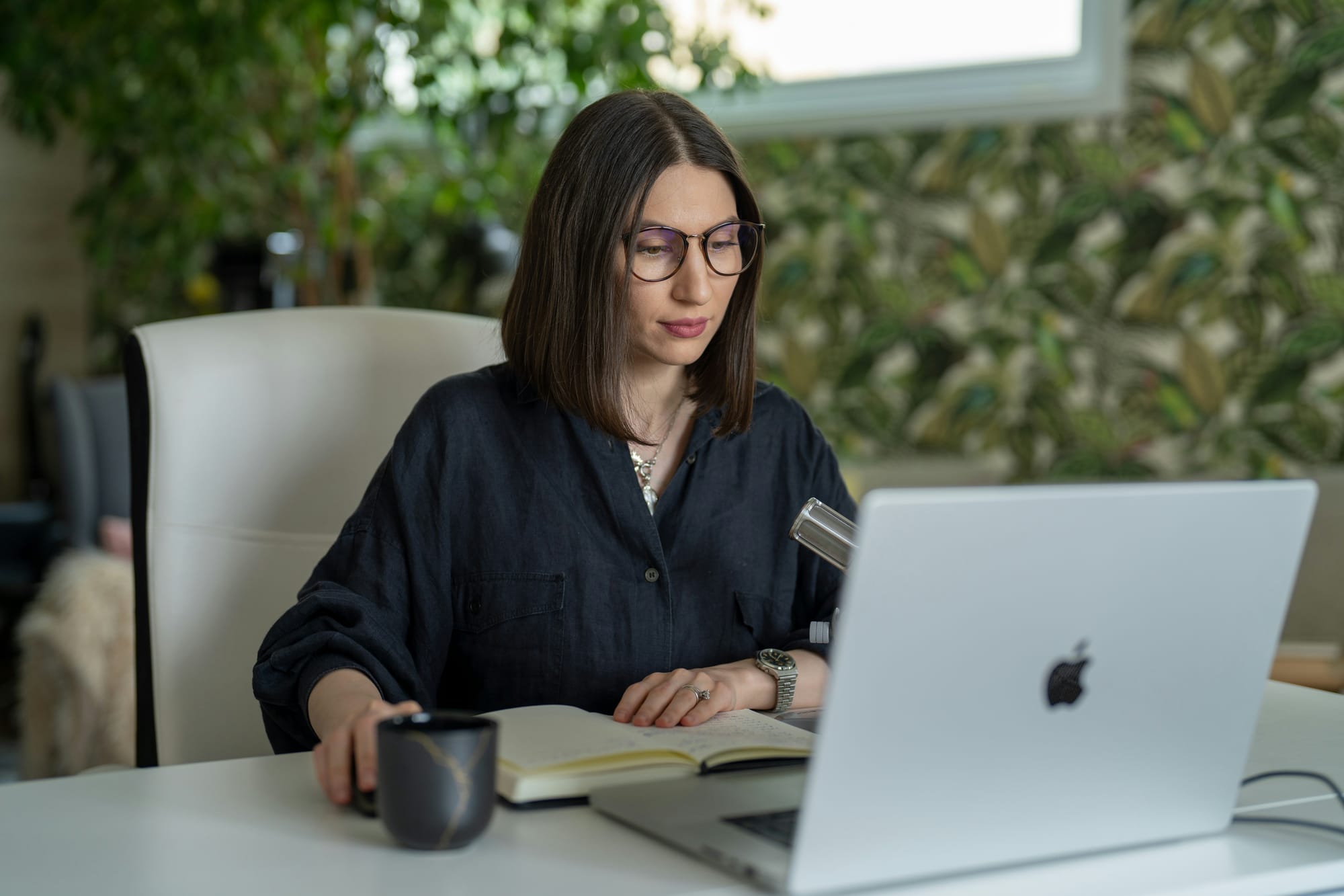 woman making use of Automated Content Creation